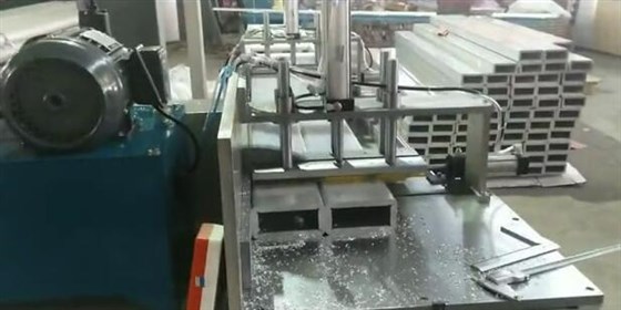 铝型材自动方管切割机