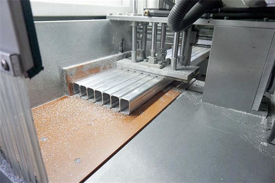 铝管材自动化切割下料机